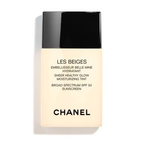 CHANEL Les Beiges Foundation - Medium Light: NEW